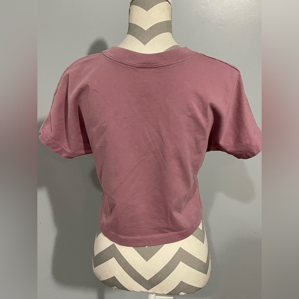Nike Women's Pink Crop Top - Picture 5 of 8